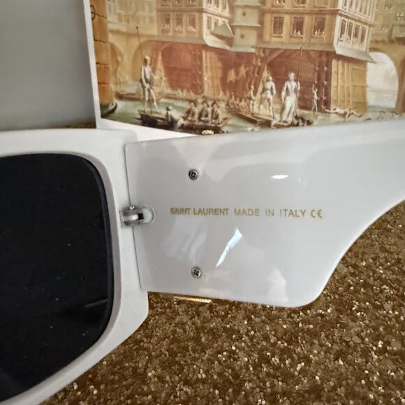 White Oversized Square Sunglasses Gold Logo Accent Chic Designer Style - Picture 6 of 7